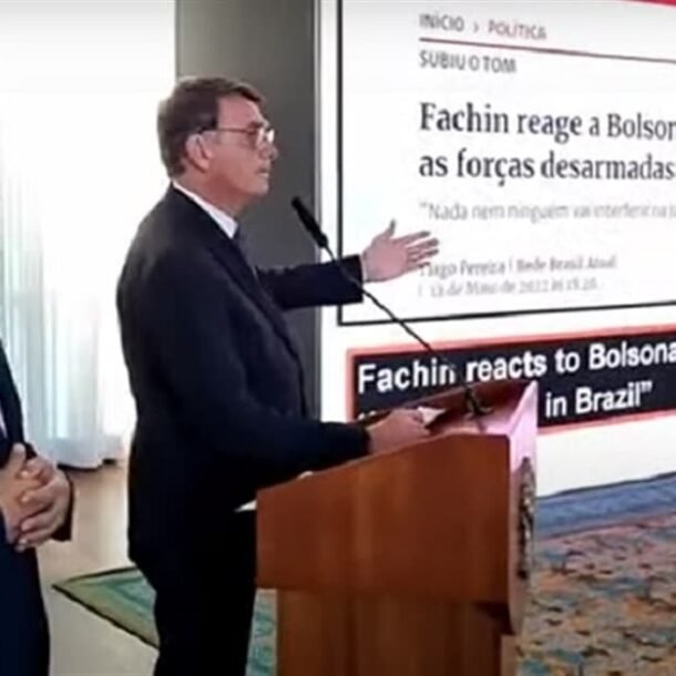 TSE confirma decisão que excluiu vídeo de Bolsonaro com embaixadores   Migalhas