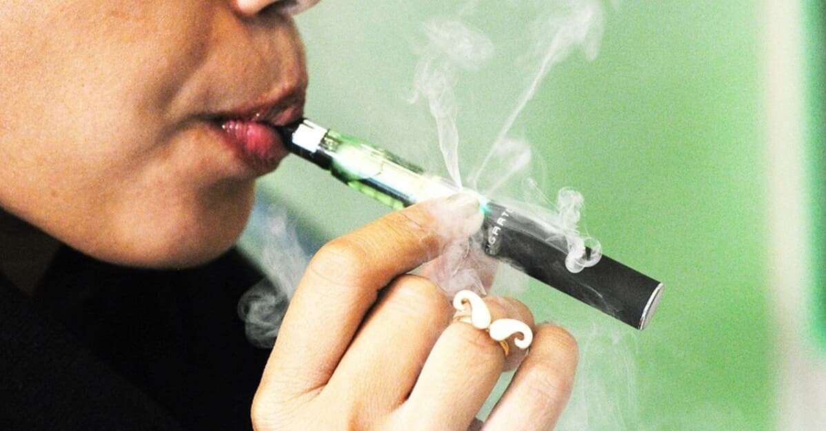 Ministério da Justiça proíbe 33 empresas de vender cigarro eletrônico   Migalhas