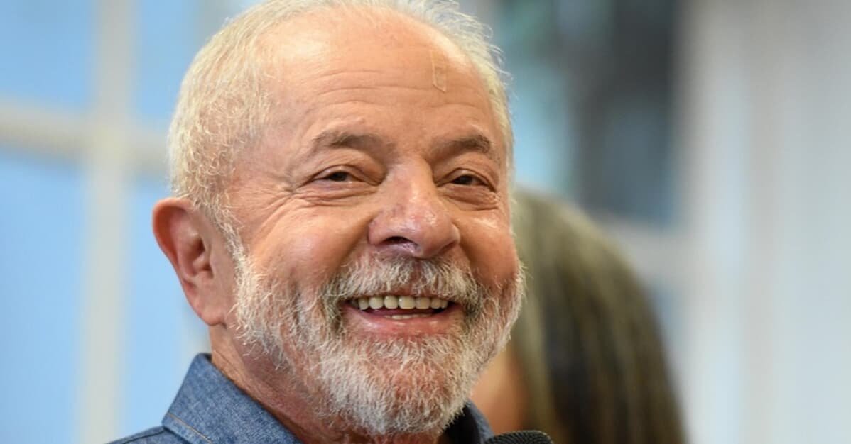 Lula é eleito presidente do Brasil   Migalhas