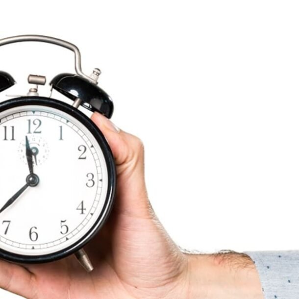 Empresas conseguem afastar revelia por atraso de 4 minutos à audiência   Migalhas