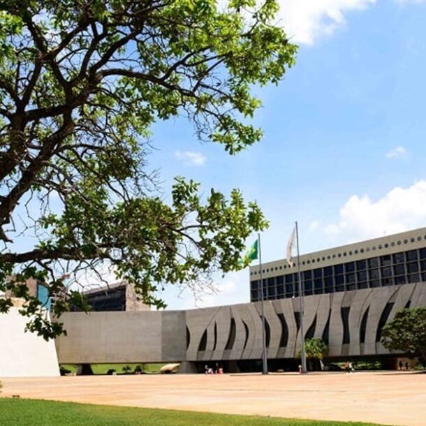 STJ começa a julgar validade de taxa de retirada de ingressos online   Migalhas
