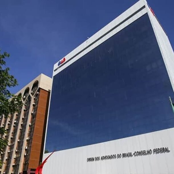 OAB afirma que advogados mantém direito a sala de Estado maior   Migalhas