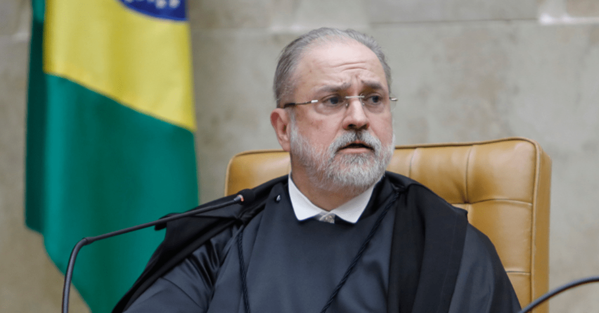 PGR: Pena fixada por Tribunal do Júri deve ser imediatamente cumprida   Migalhas