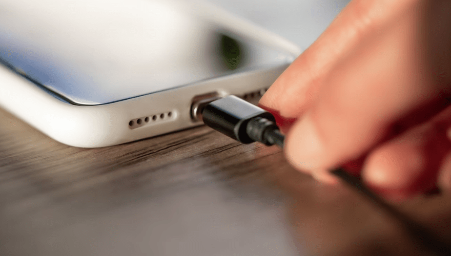 Procon/SP multou a Apple Computer Brasil em mais de 10 milhões de reais pela prática abusiva. (Imagem: Freepik)