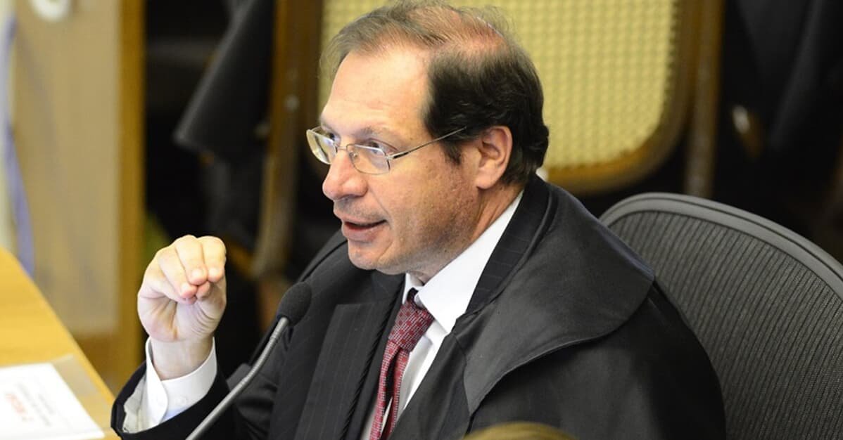 STJ julga execução de liminar que fixa astreintes; Salomão pede vista   Migalhas