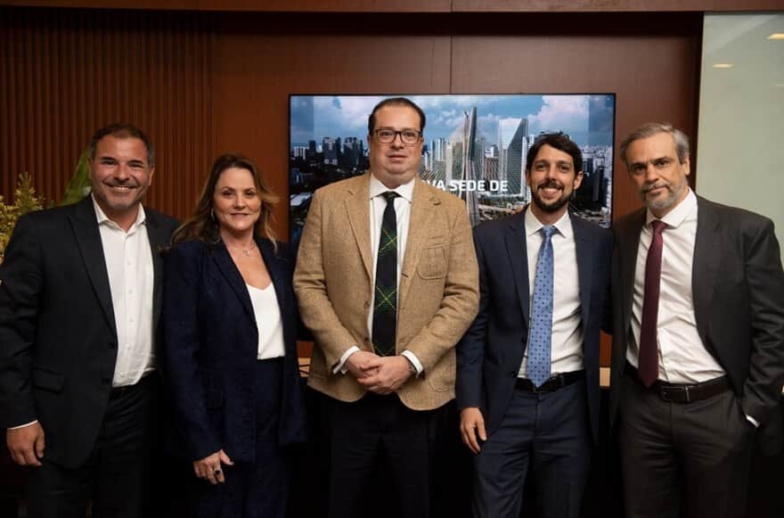 Os sócios Júlio Cesar Beltrão, Janice Espallargas, Osmar Sampaio, Ian Barbosa Santos  e  Rodrigo Gonzalez (Imagem: Divulgação Espallargas, Gonzalez & Sampaio   Advogados )