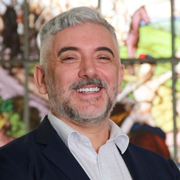 Professor Justino de Oliveira lança livro em SP   Migalhas