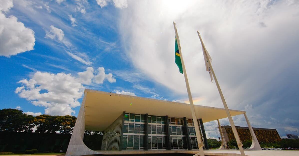 STF julga cumulação de honorários assistenciais e contratuais   Migalhas