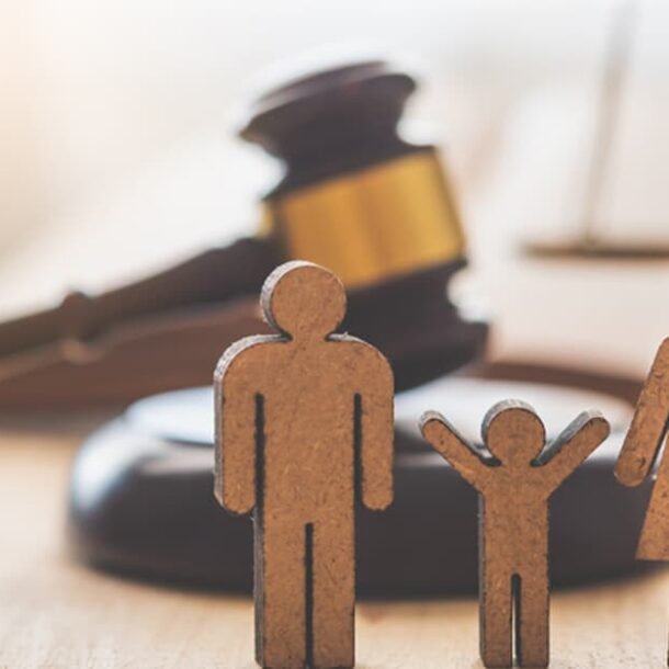 Por inimizade entre os pais, mãe terá guarda unilateral do filho   Migalhas