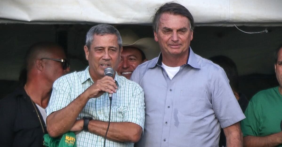 TSE declara Bolsonaro e Braga Netto inelegíveis por abuso de poder   Migalhas