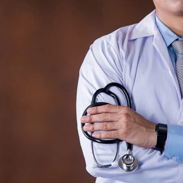 Aluno de medicina aprovado em especialização terá colação antecipada   Migalhas