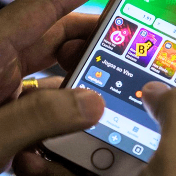 Avança na Câmara PL que proíbe influencers de divulgarem jogos de azar   Migalhas