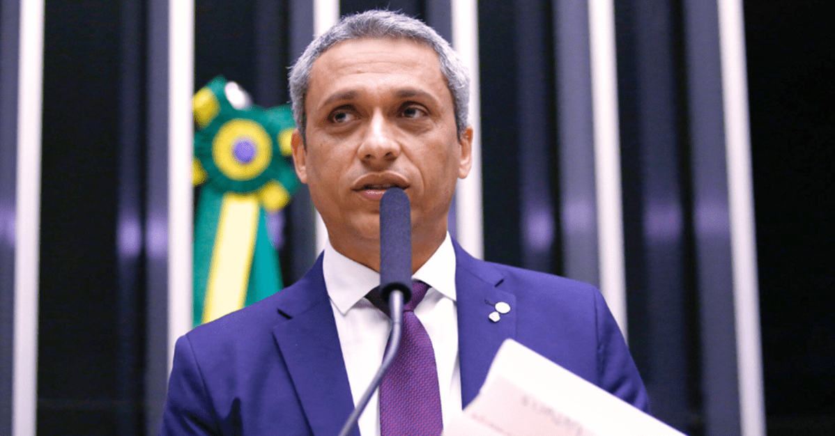 Deputado é condenado por coagir funcionários a votarem em Bolsonaro   Migalhas