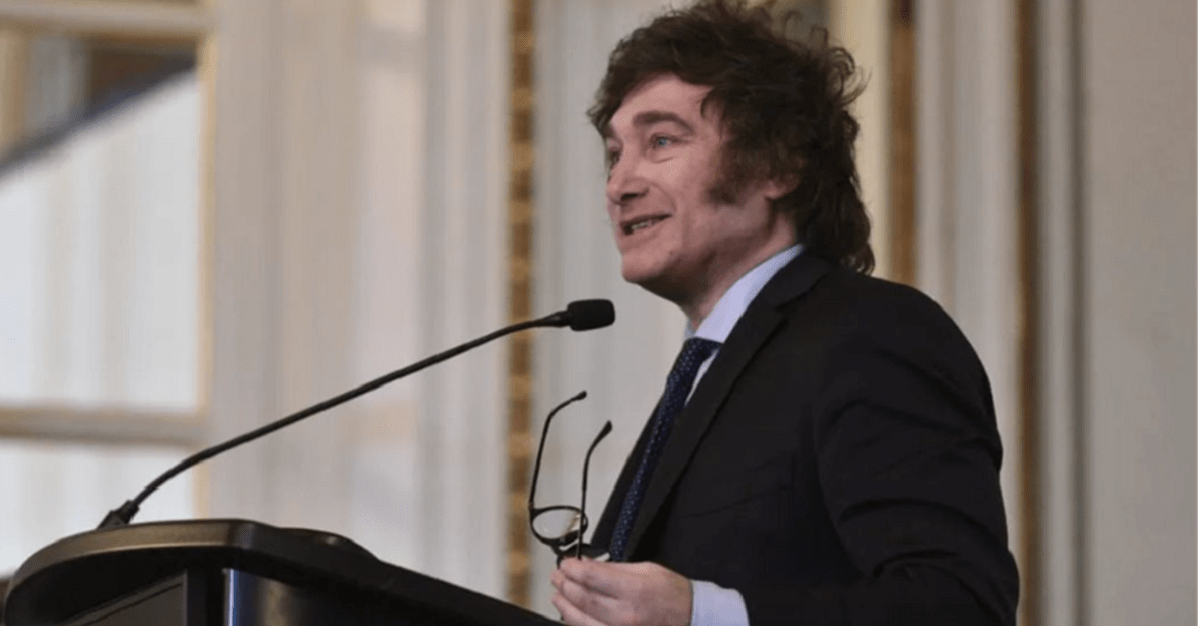 Megadecreto: Justiça argentina suspende reforma trabalhista de Milei   Migalhas