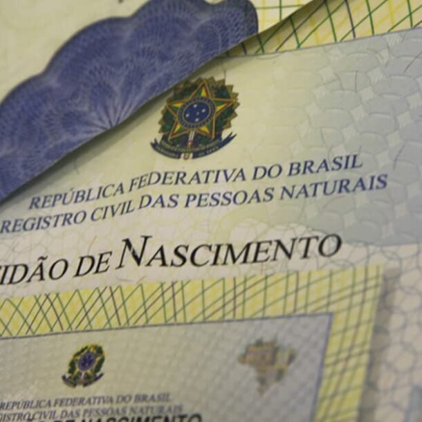 Banco indenizará homens trans em R$ 10 mil por não adequar nome social   Migalhas