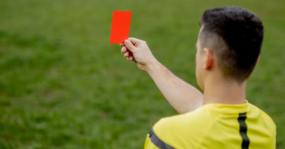 Atletas indenizarão árbitro de futebol por agressão após jogo   Migalhas