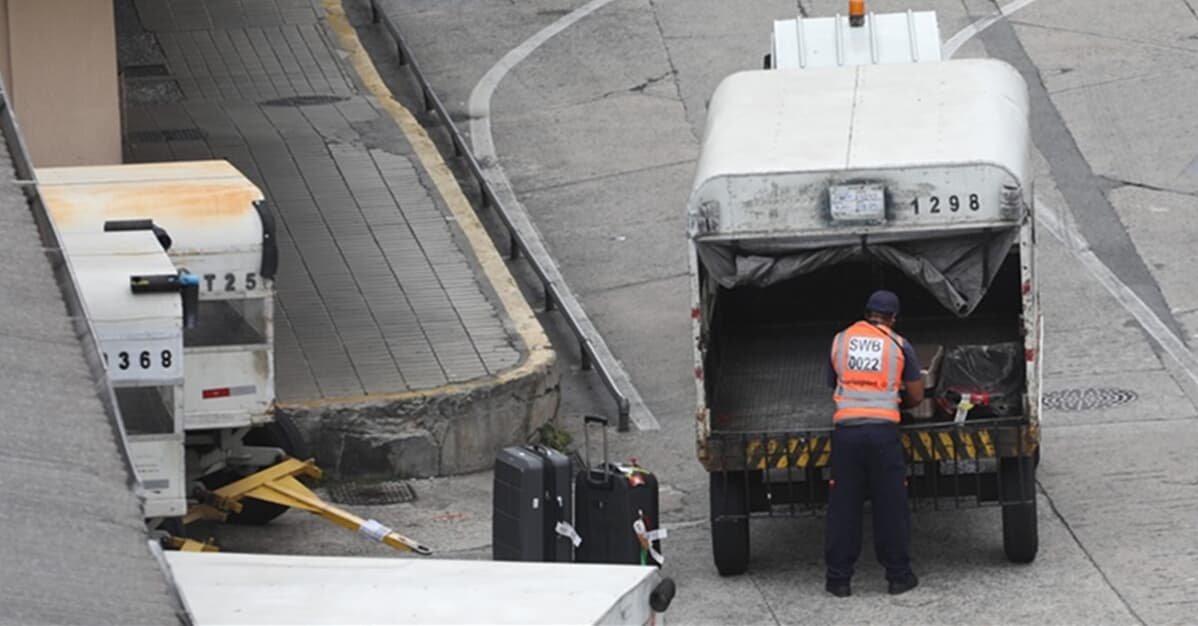 Empregado de aeroporto dispensado após acidente consegue estabilidade   Migalhas