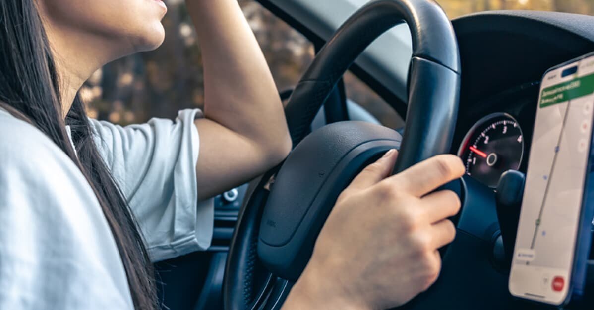 Sem provas, Uber deve reativar motorista acusada de dormir ao volante   Migalhas