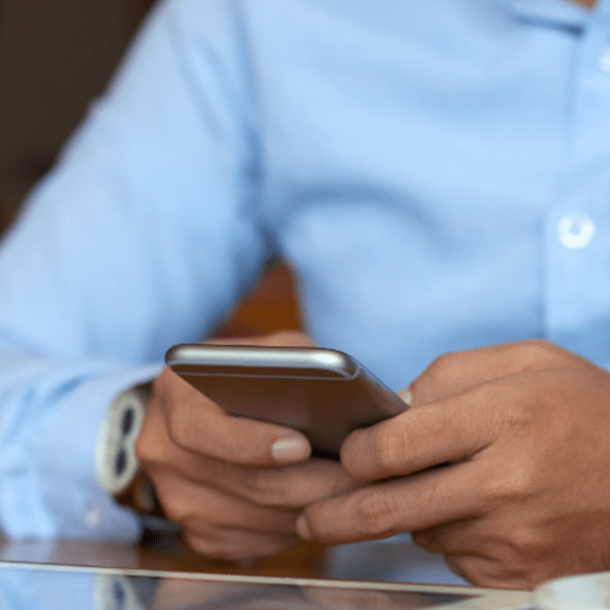 Trabalhador alvo de “memes” no WhatsApp será indenizado pela empresa   Migalhas