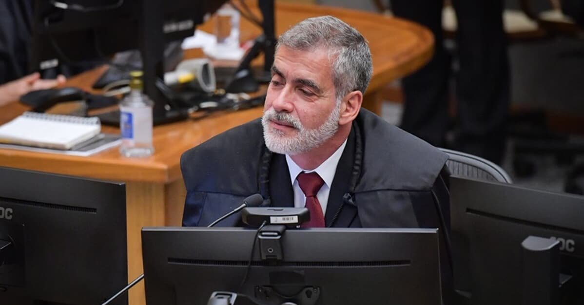 Por confissão, STJ reduz pena de condenado por estupro de vulnerável    Migalhas