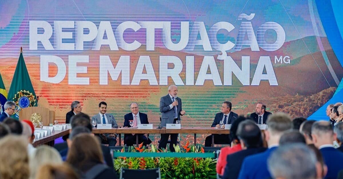 Governo e empresas fecham acordo de R$ 132 bi da tragédia de Mariana   Migalhas