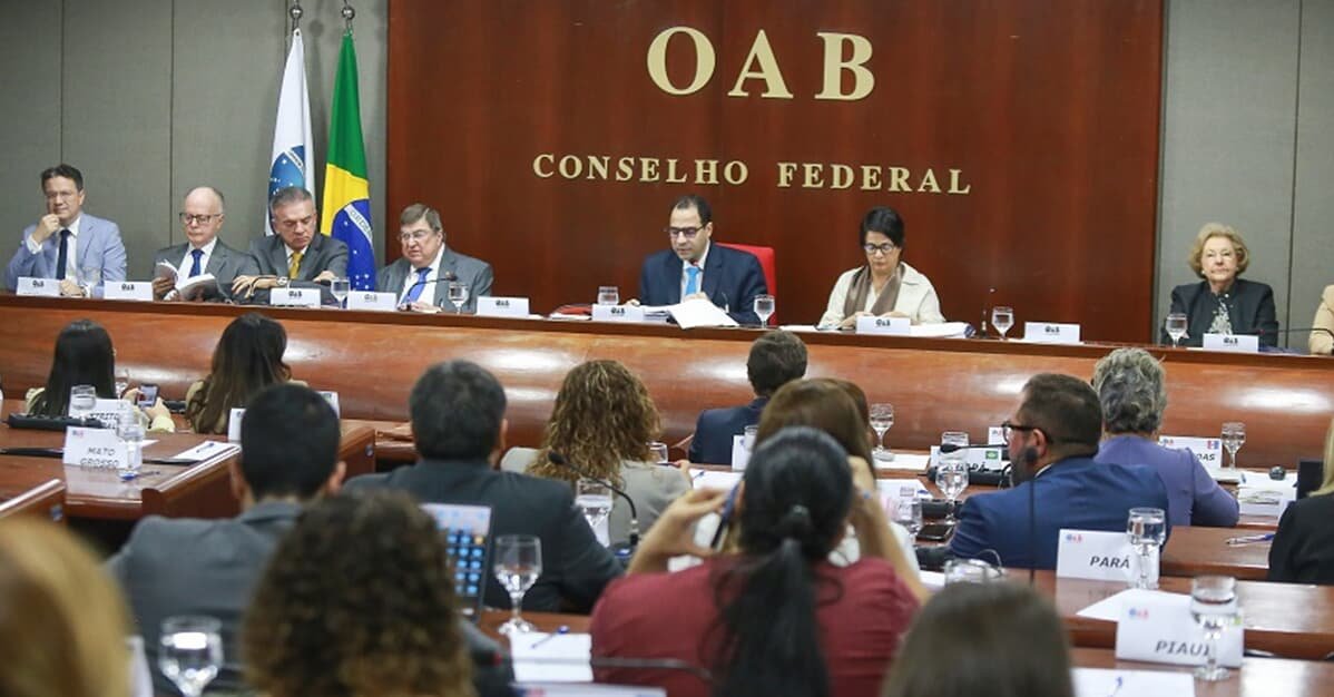 OAB aprova proposta de indulto de multa por abandono em processo penal   Migalhas