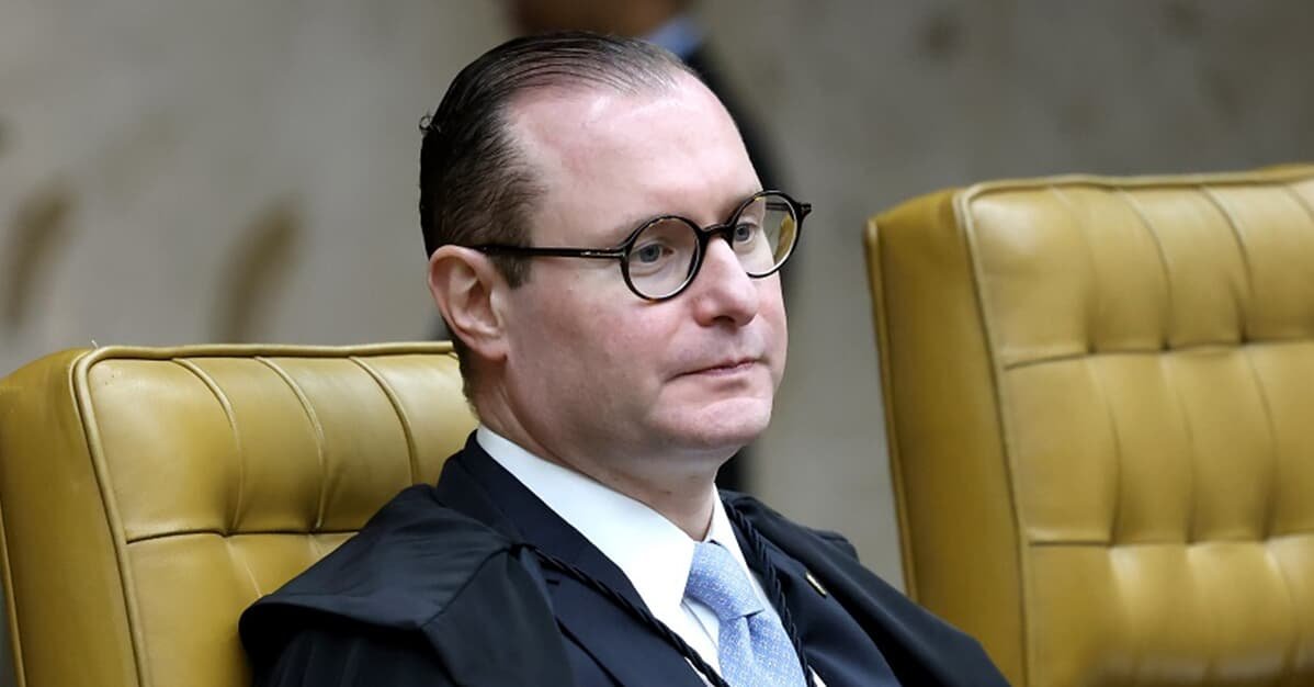 STF suspende julgamento de prova obtida em celular no local do crime   Migalhas