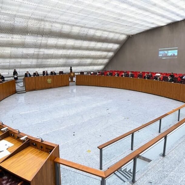 STJ aprova convocação temporária de juízes para auxílio penal   Migalhas