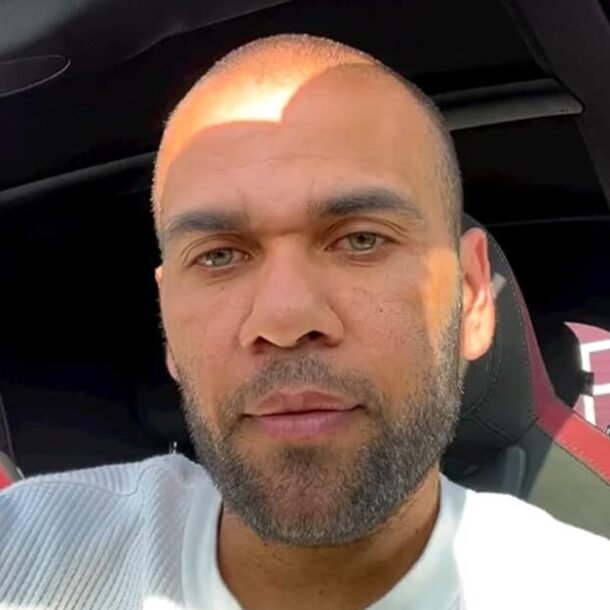 Daniel Alves indenizará em R$ 80 mil por apropriação de música   Migalhas