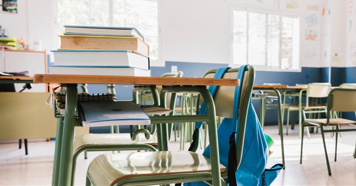 Juiz suspende leilão de privatização de escolas públicas paulistas   Migalhas