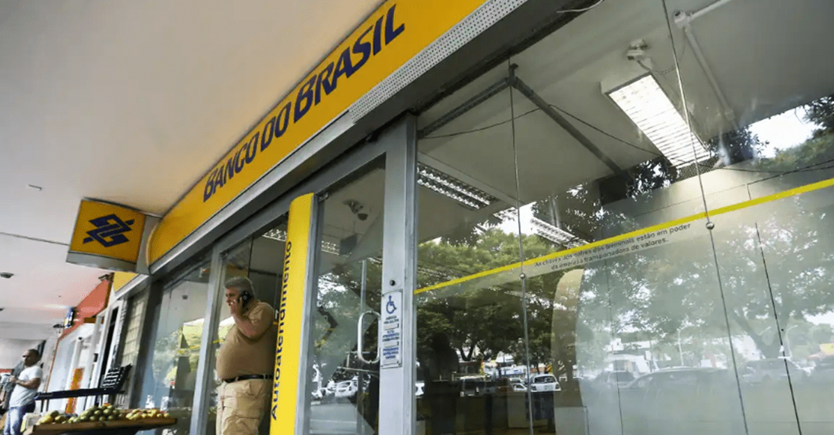 TJ/DF manda BB restituir R$ 90 mil a idosa que caiu em golpe   Migalhas