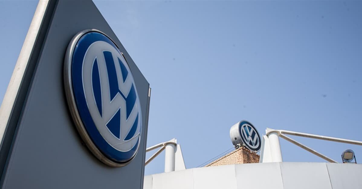 TST majora danos e pensão a ex funcionário da Volkswagen com hérnia   Migalhas