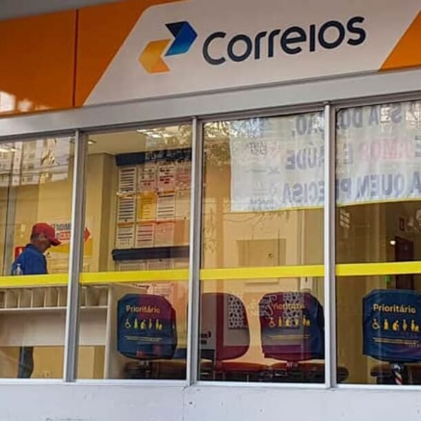 Carteiros dos Correios têm direito a transporte gratuito, decide TRF 1   Migalhas