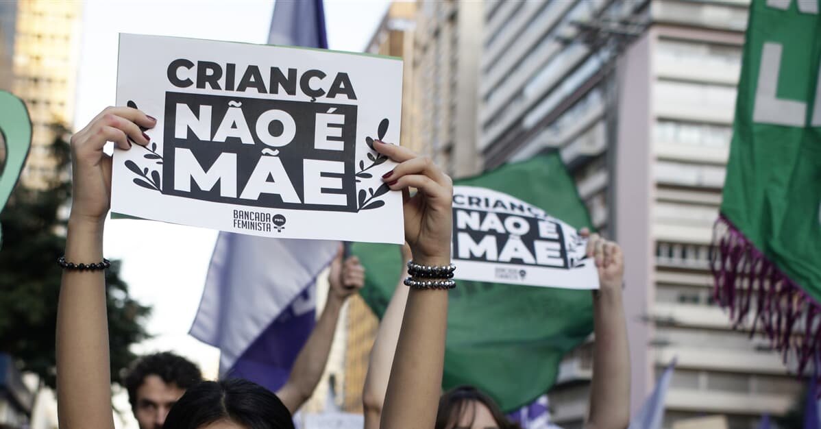 Justiça determina e governo publica resolução de aborto em crianças   Migalhas