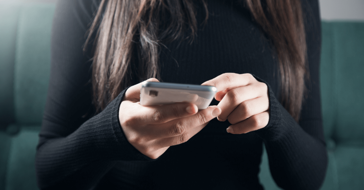 Revertida justa causa aplicada após advertência por post no Facebook   Migalhas