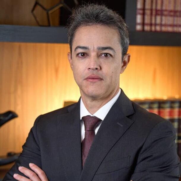 Figueiredo & Velloso anuncia sócio em Direito Concorrencial e Público   Migalhas