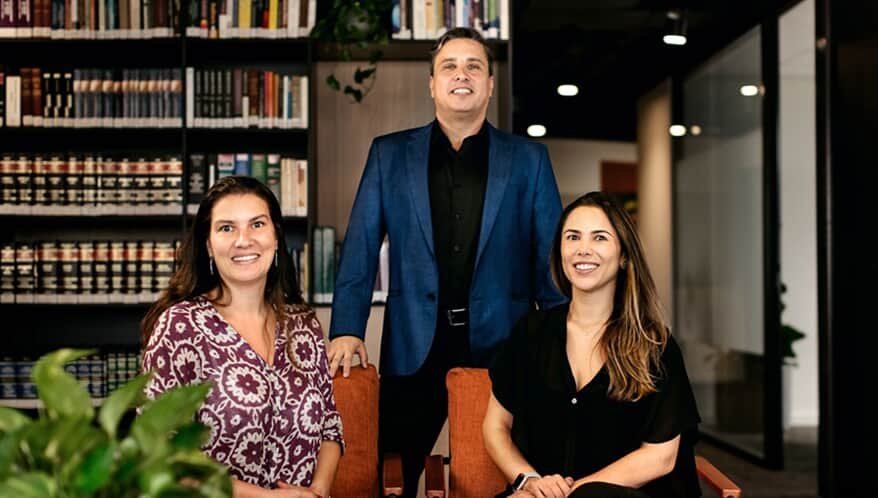 Kátia Catalano, Alessandro Amadeu e Flávia Manso. (Imagem: Divulgação)