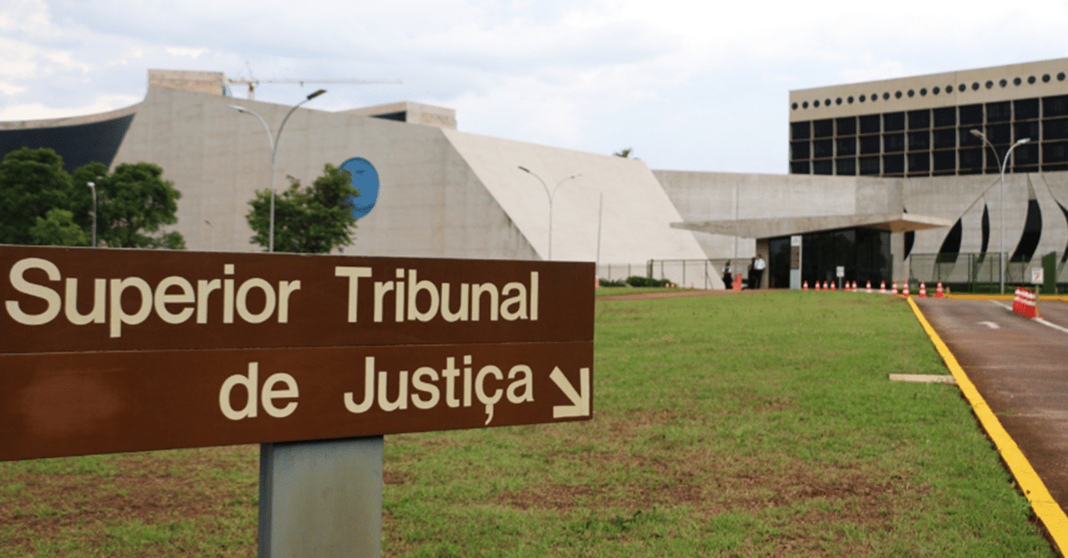 STJ absolve acusado de tráfico por busca sem fundada suspeita   Migalhas