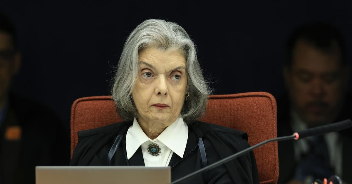 Cármen vota para tornar Bolsonaro réu: