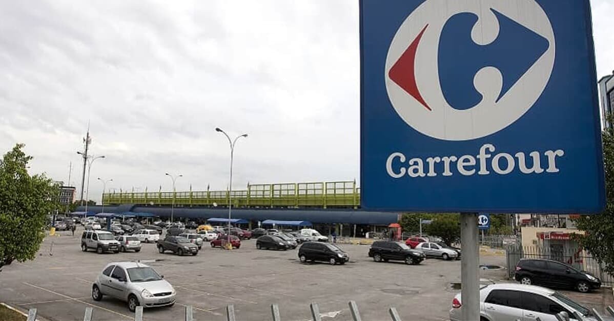 Carrefour indenizará cliente agredida por homem na fila do caixa   Migalhas