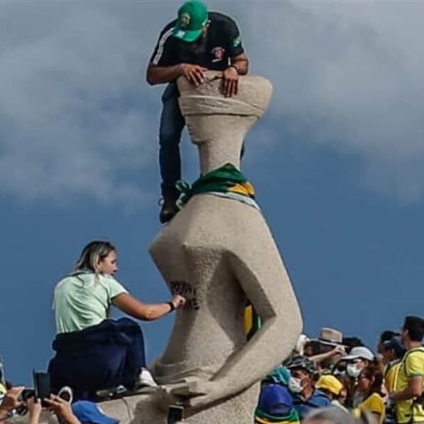 Vista de Fux motivou domiciliar a mulher que pichou