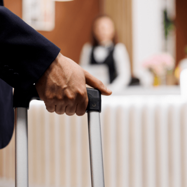 PL quer garantir mínimo de 22 horas na primeira diária de hospedagem   Migalhas