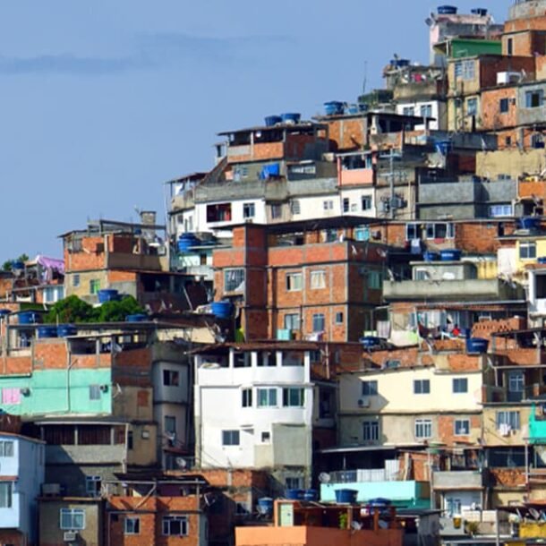 STJ absolve acusado de tráfico por busca coletiva ilegal em favela   Migalhas